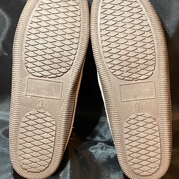 EUC Sox Tag moccasins women’s size 8 with tan suede leather upper &rubber sole - Picture 2 of 6
